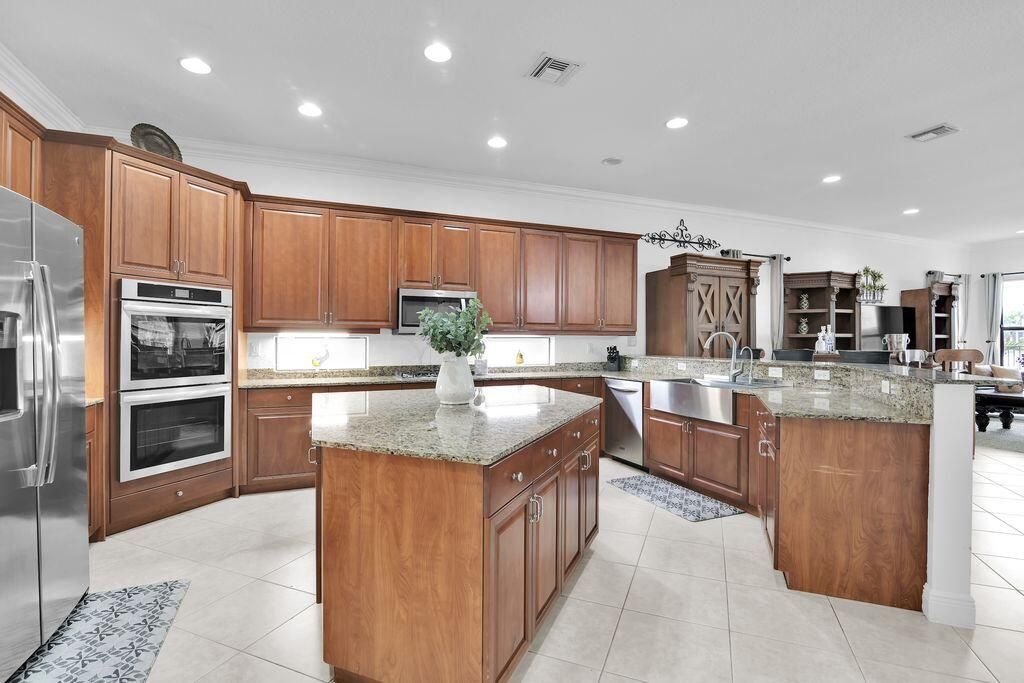 For Rent: $9,000 (6 beds, 4 baths, 4709 Square Feet)