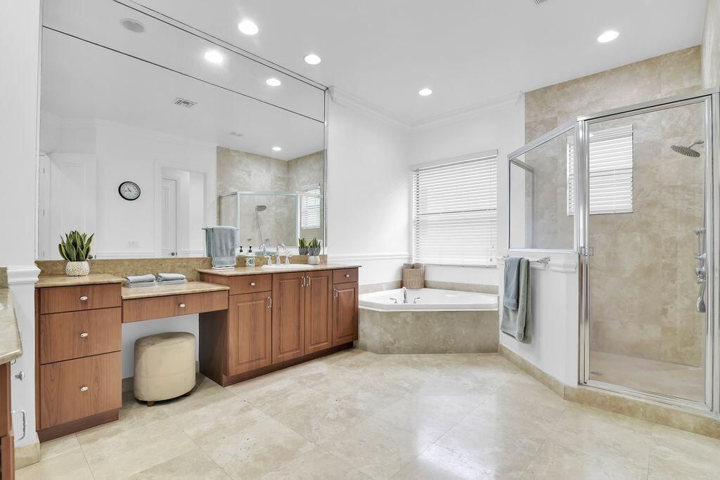 For Rent: $9,000 (6 beds, 4 baths, 4709 Square Feet)