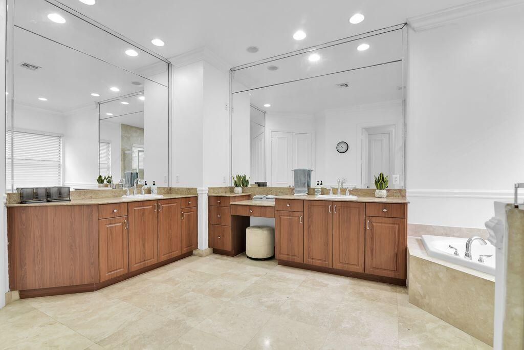 For Rent: $9,000 (6 beds, 4 baths, 4709 Square Feet)