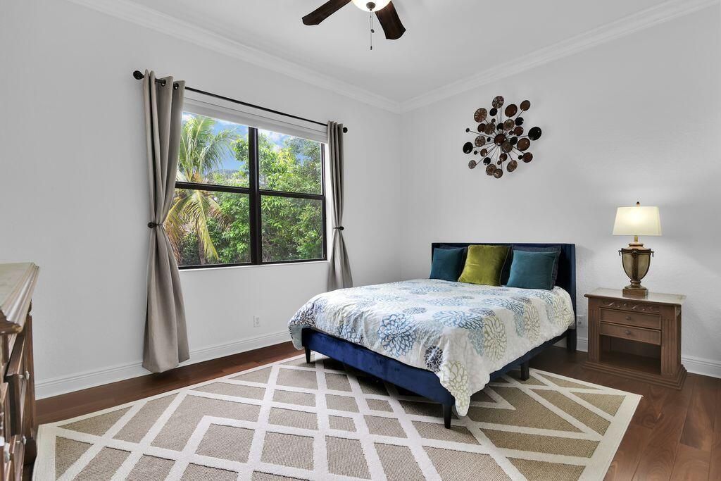 For Rent: $9,000 (6 beds, 4 baths, 4709 Square Feet)