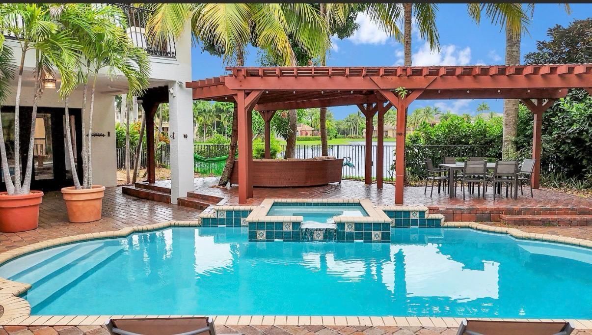 For Rent: $9,000 (6 beds, 4 baths, 4709 Square Feet)