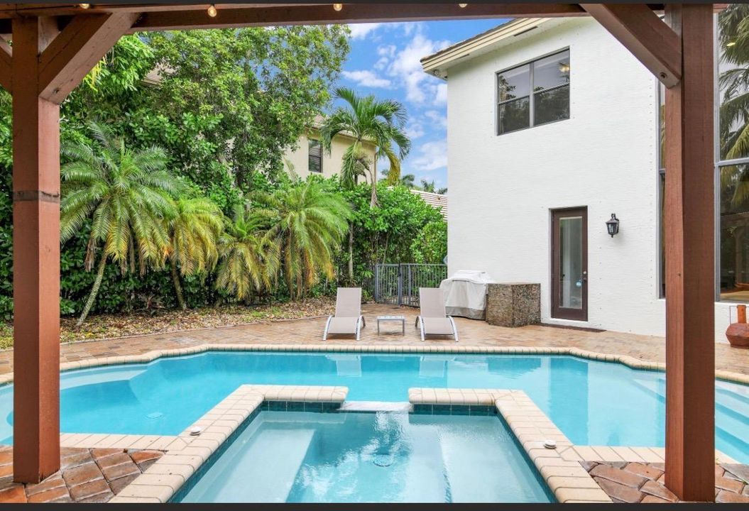 For Rent: $9,000 (6 beds, 4 baths, 4709 Square Feet)