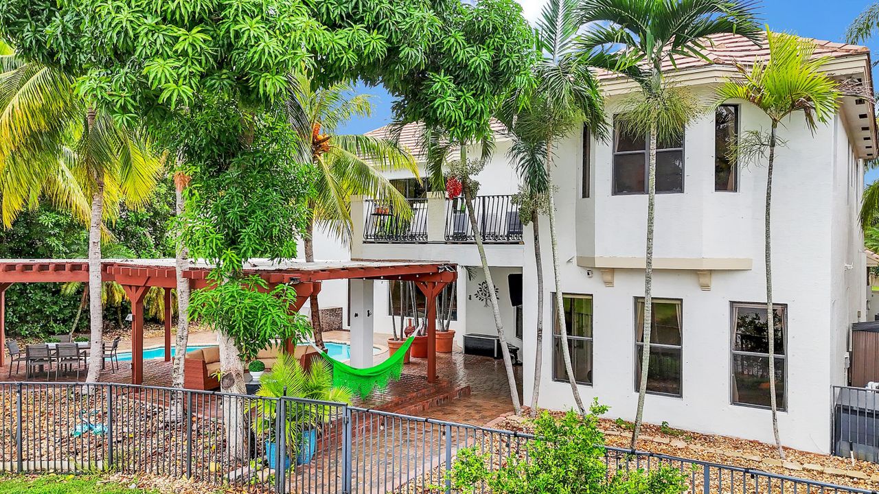 For Rent: $9,000 (6 beds, 4 baths, 4709 Square Feet)