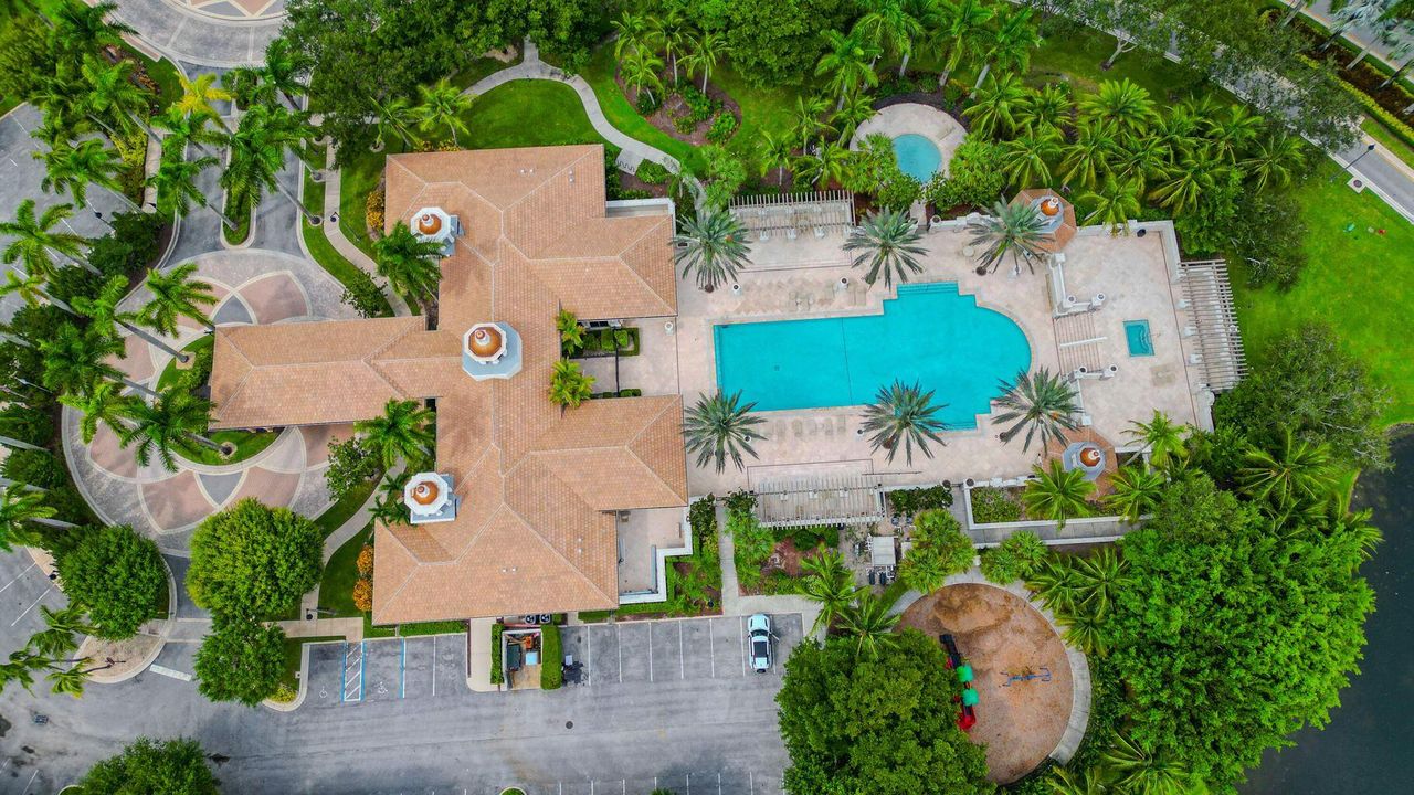 For Rent: $9,000 (6 beds, 4 baths, 4709 Square Feet)