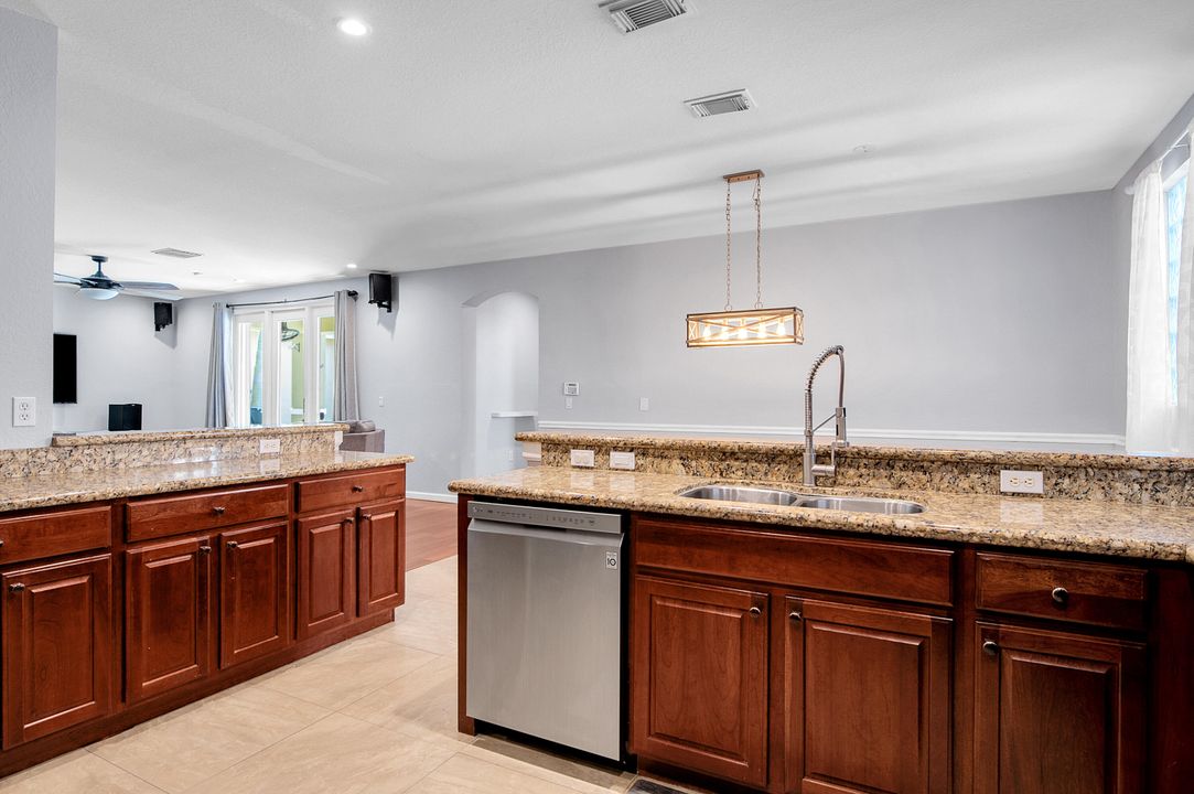 For Sale: $749,735 (5 beds, 3 baths, 3039 Square Feet)