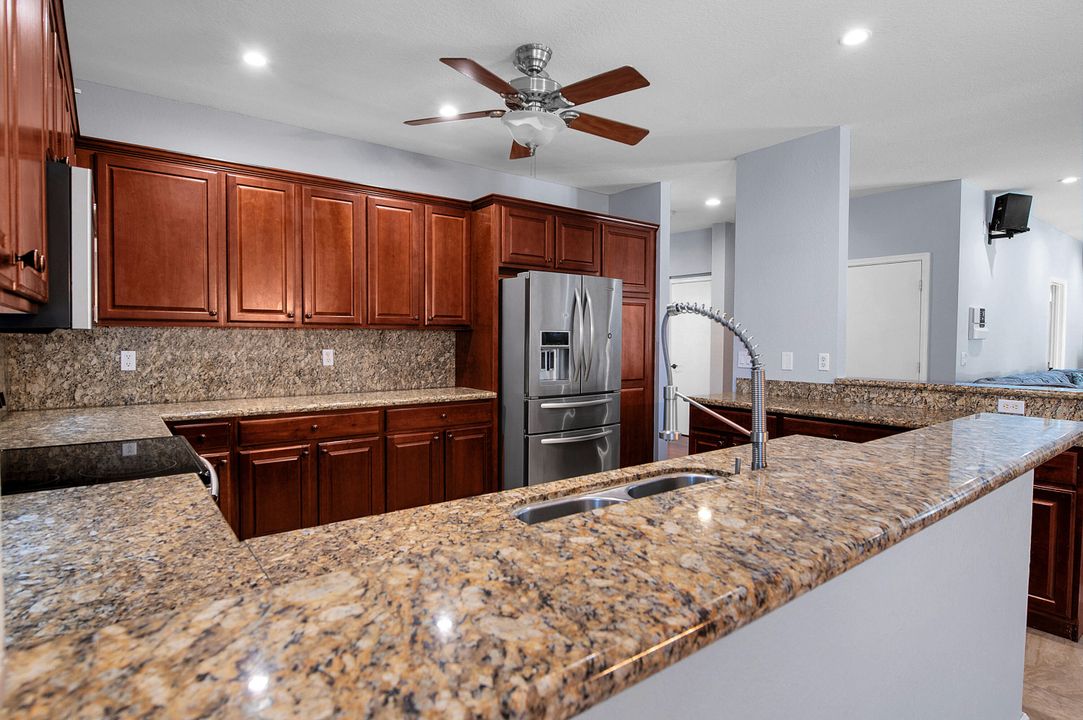 For Sale: $749,735 (5 beds, 3 baths, 3039 Square Feet)