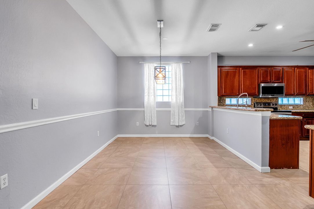 For Sale: $749,735 (5 beds, 3 baths, 3039 Square Feet)