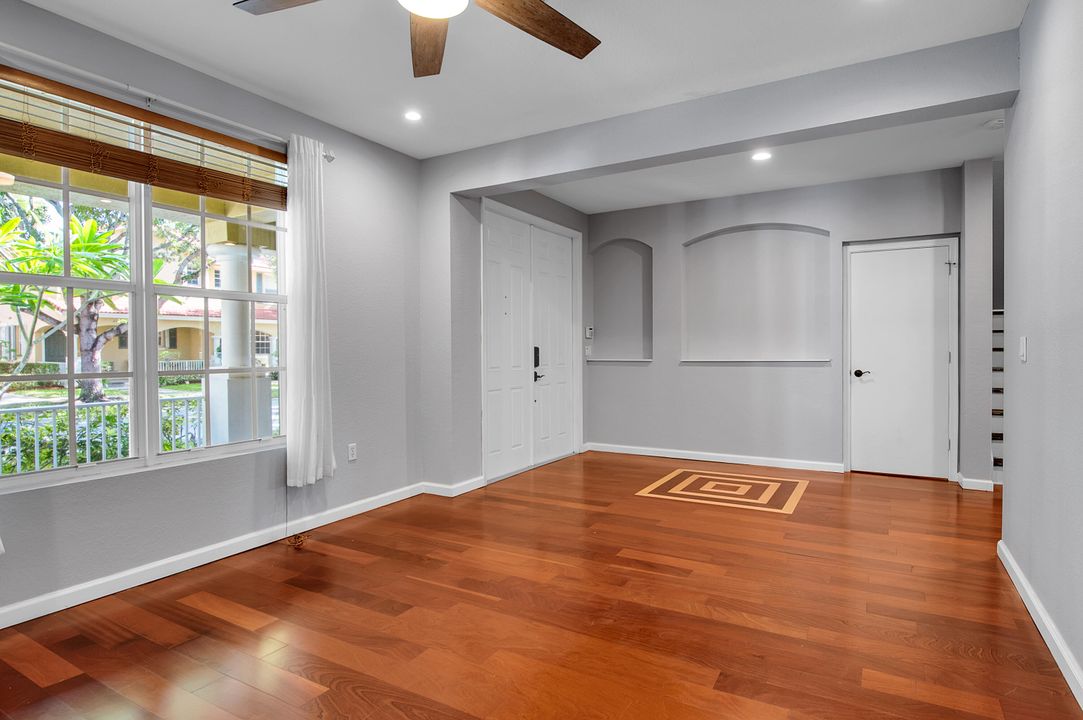 For Sale: $749,735 (5 beds, 3 baths, 3039 Square Feet)