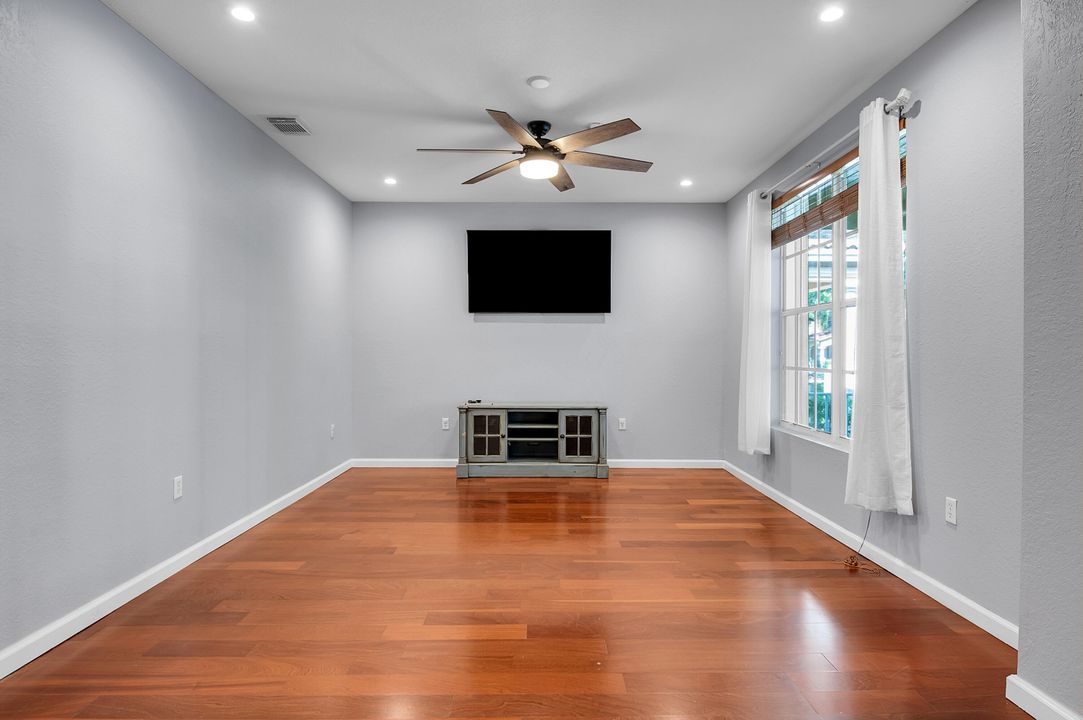 For Sale: $749,735 (5 beds, 3 baths, 3039 Square Feet)