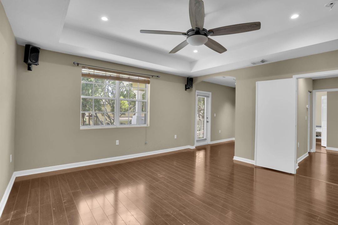 For Sale: $749,735 (5 beds, 3 baths, 3039 Square Feet)