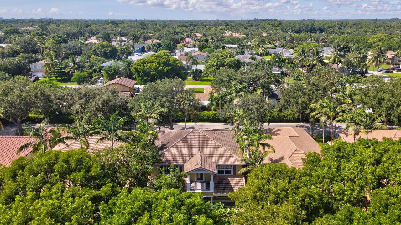 For Sale: $749,735 (5 beds, 3 baths, 3039 Square Feet)