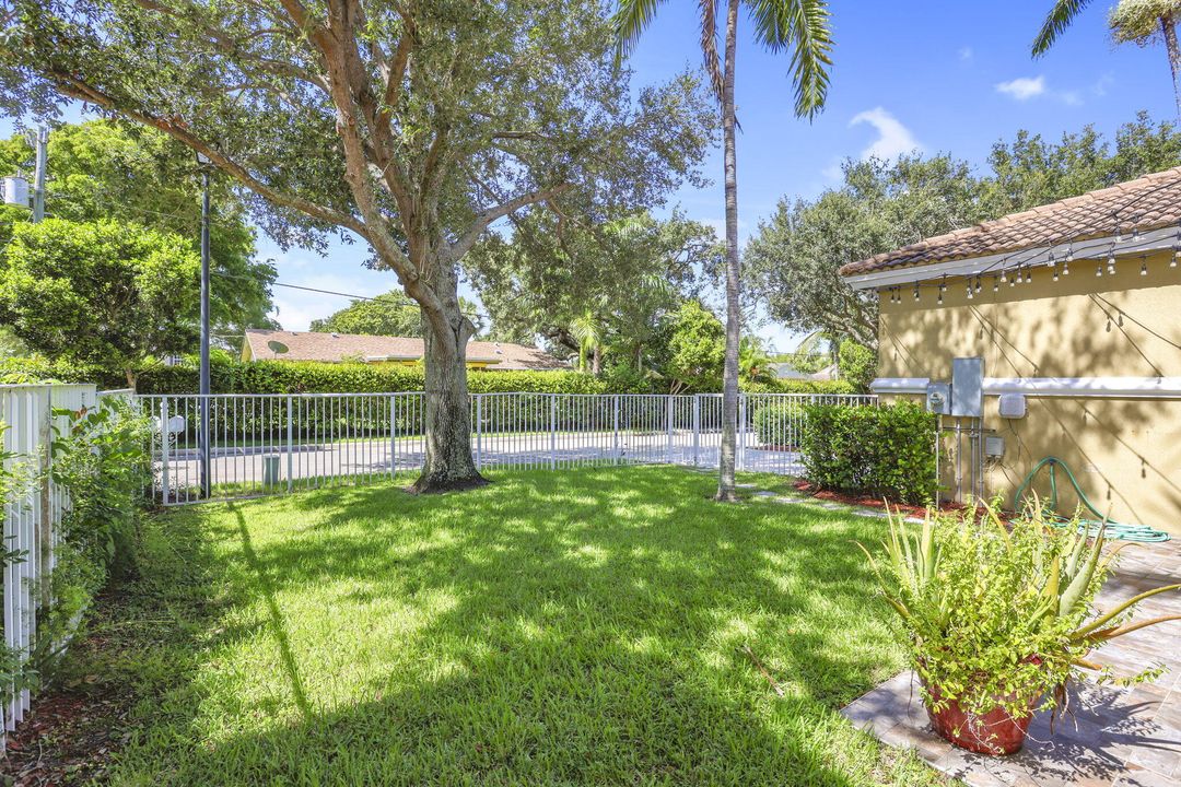 For Sale: $749,735 (5 beds, 3 baths, 3039 Square Feet)