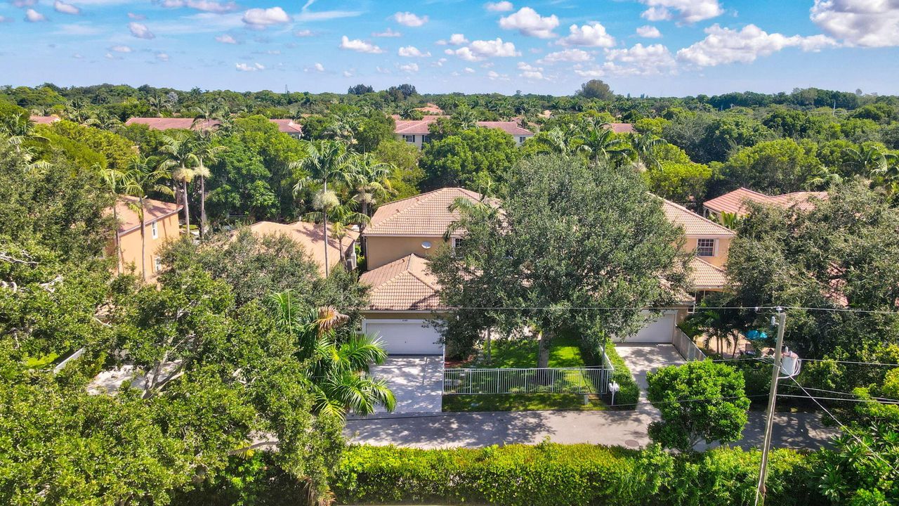 For Sale: $749,735 (5 beds, 3 baths, 3039 Square Feet)