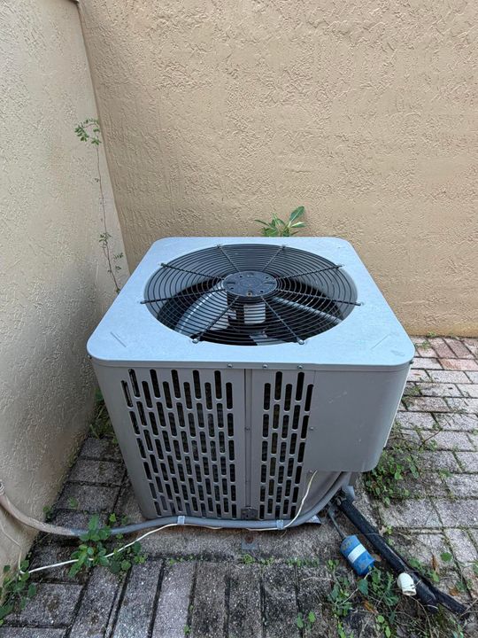 На продажу: $270,000 (2 спален, 2 ванн, 1086 Квадратных фут)