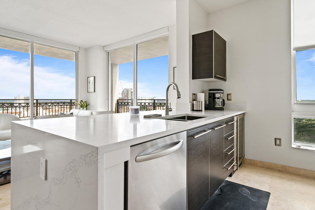 For Sale: $1,500,000 (3 beds, 2 baths, 1709 Square Feet)