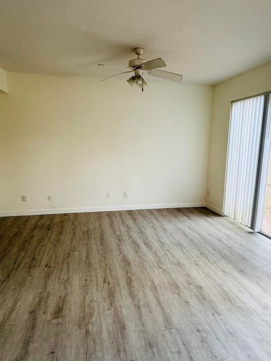 На продажу: $270,000 (2 спален, 2 ванн, 1086 Квадратных фут)