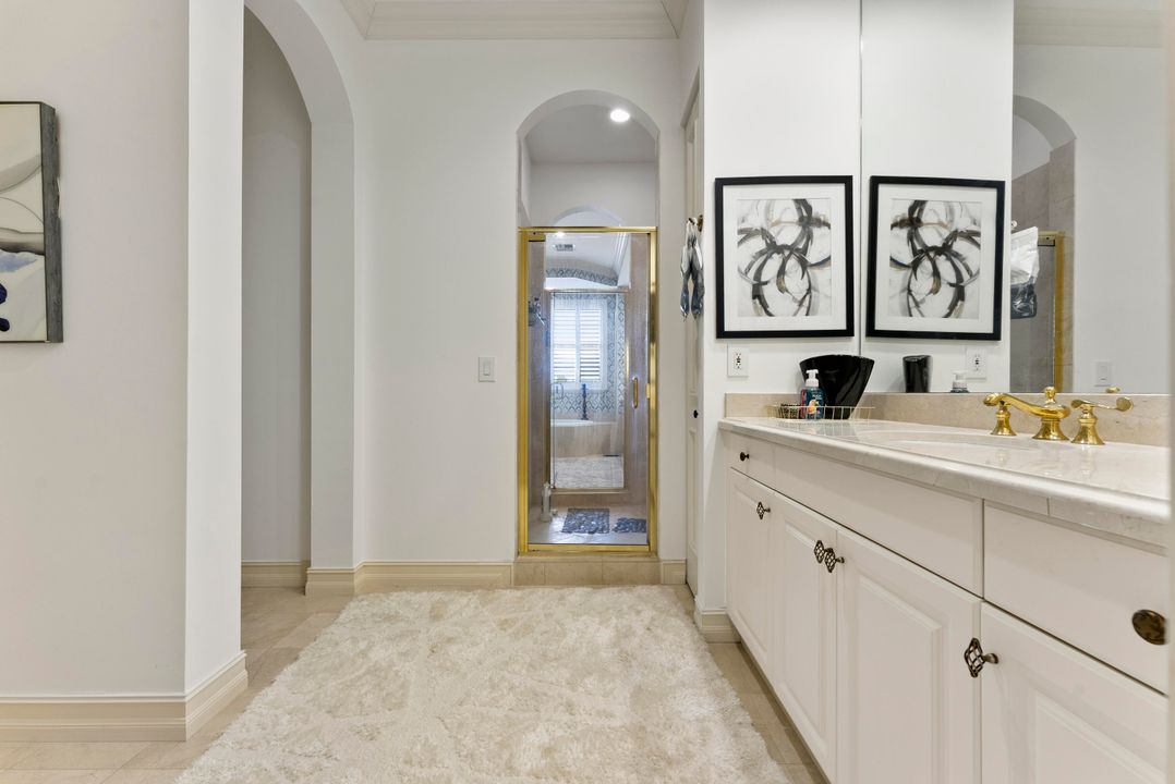 En Venta: $2,250,000 (3 camas, 3 baños, 2884 Pies cuadrados)