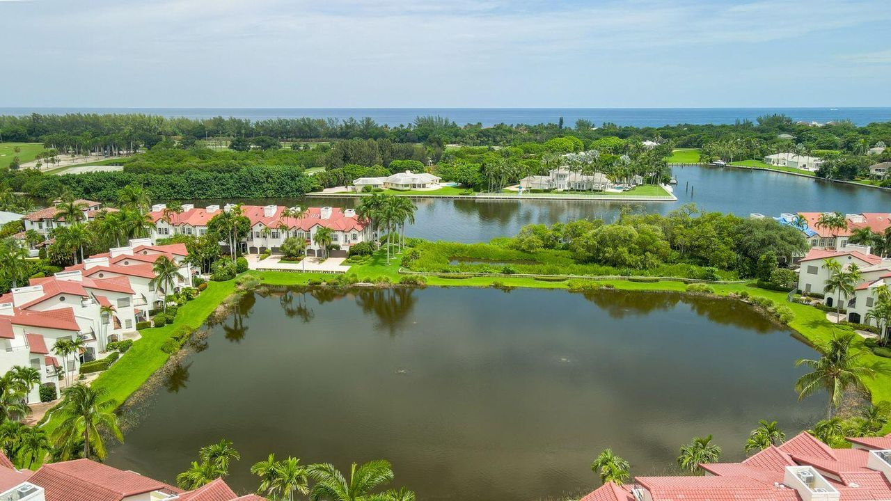 En Venta: $2,250,000 (3 camas, 3 baños, 2884 Pies cuadrados)