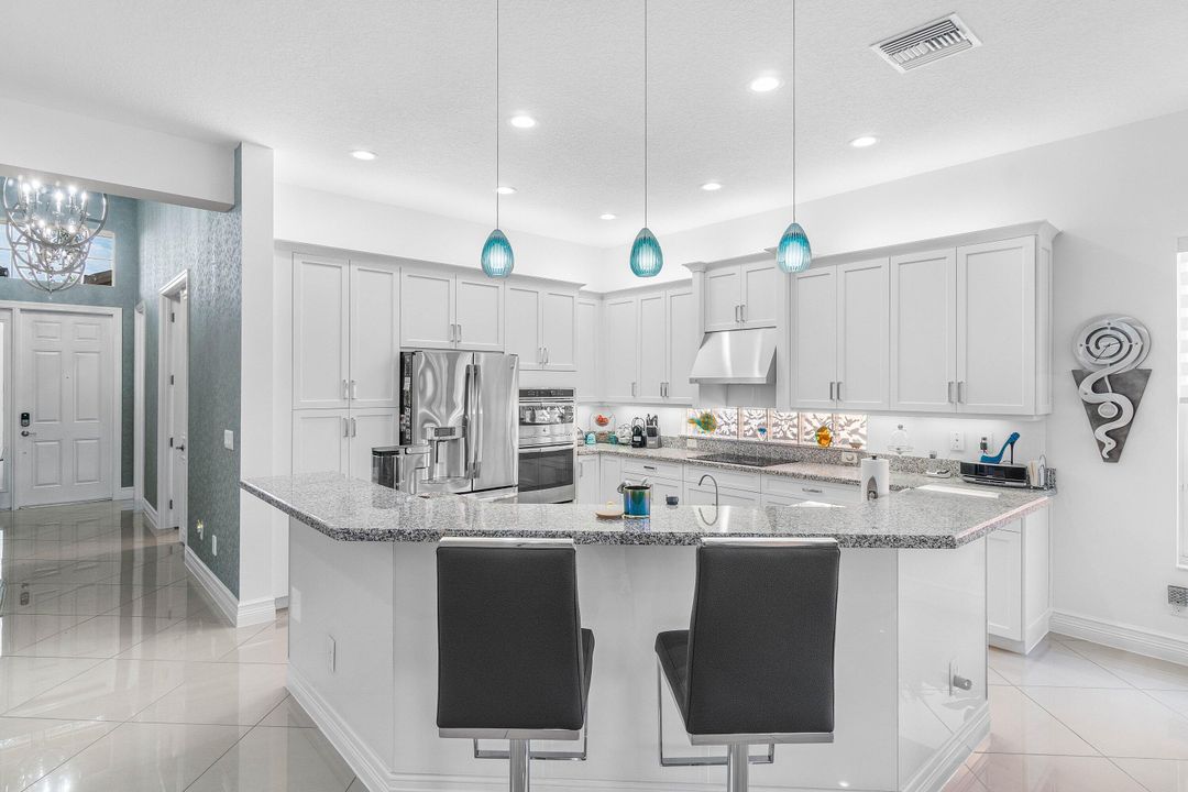 For Sale: $1,049,000 (3 beds, 3 baths, 2309 Square Feet)