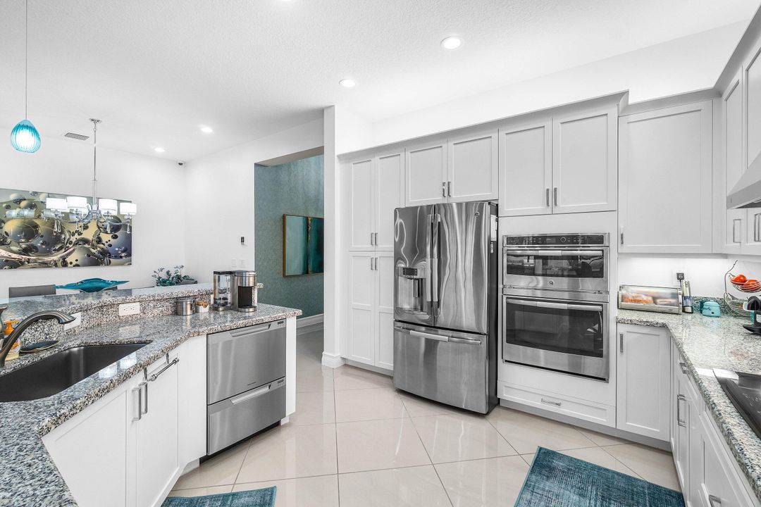 For Sale: $1,049,000 (3 beds, 3 baths, 2309 Square Feet)