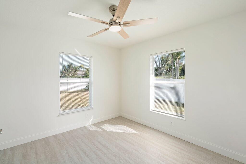 En Venta: $399,900 (4 camas, 2 baños, 1554 Pies cuadrados)