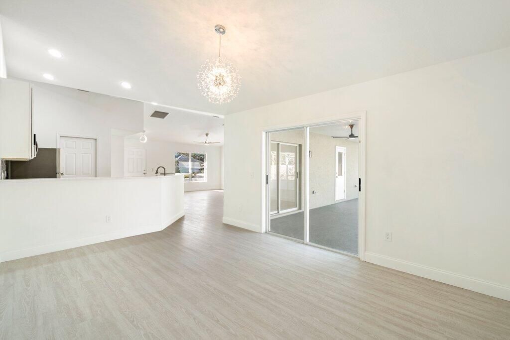 En Venta: $399,900 (4 camas, 2 baños, 1554 Pies cuadrados)