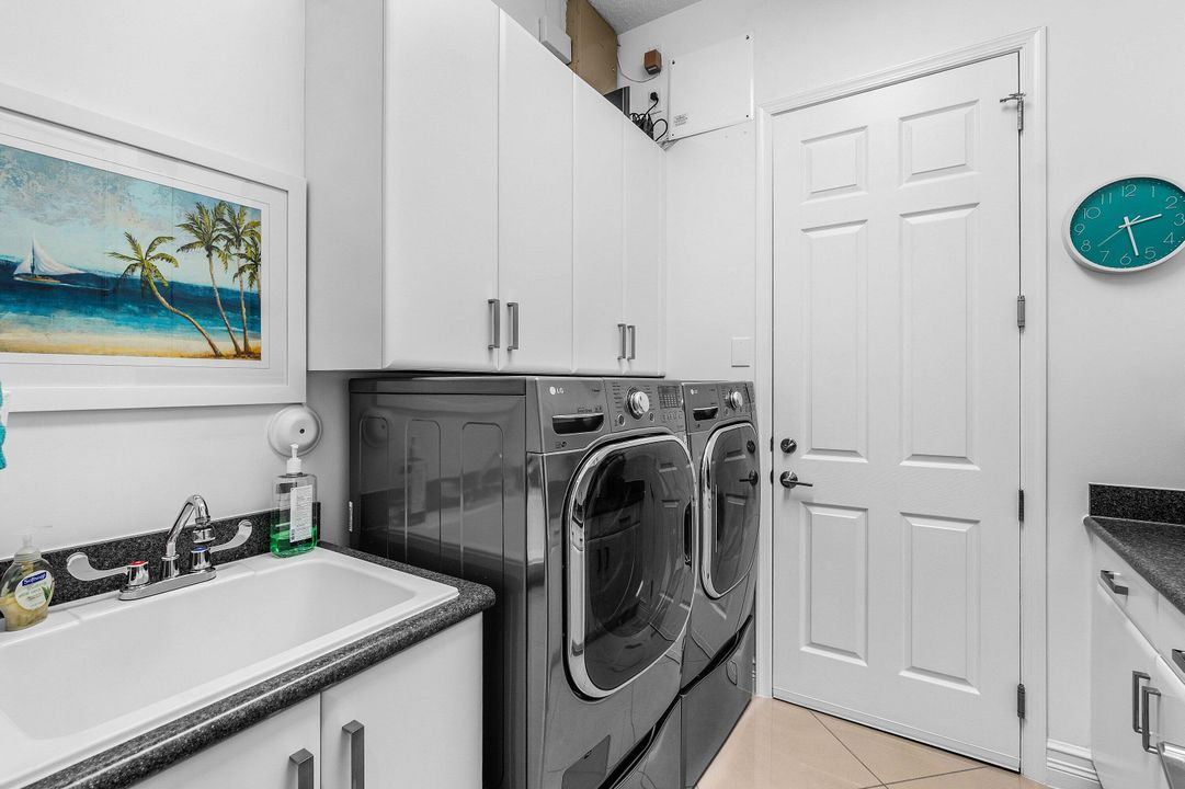 For Sale: $1,049,000 (3 beds, 3 baths, 2309 Square Feet)