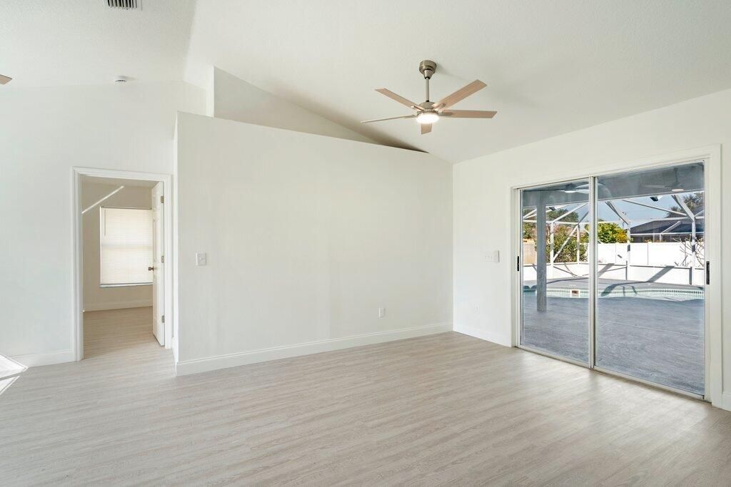 En Venta: $399,900 (4 camas, 2 baños, 1554 Pies cuadrados)