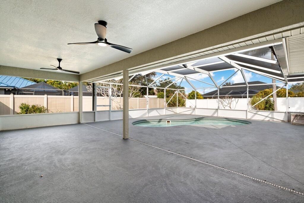 En Venta: $399,900 (4 camas, 2 baños, 1554 Pies cuadrados)