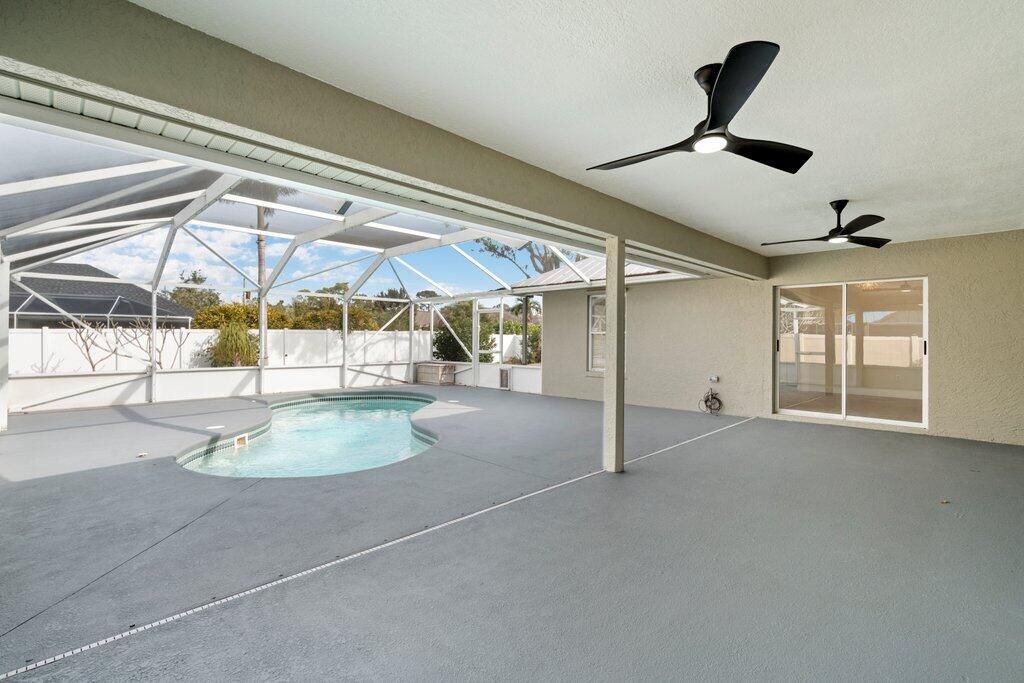 En Venta: $399,900 (4 camas, 2 baños, 1554 Pies cuadrados)