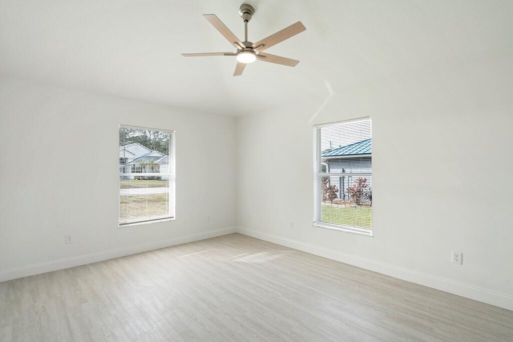 En Venta: $399,900 (4 camas, 2 baños, 1554 Pies cuadrados)