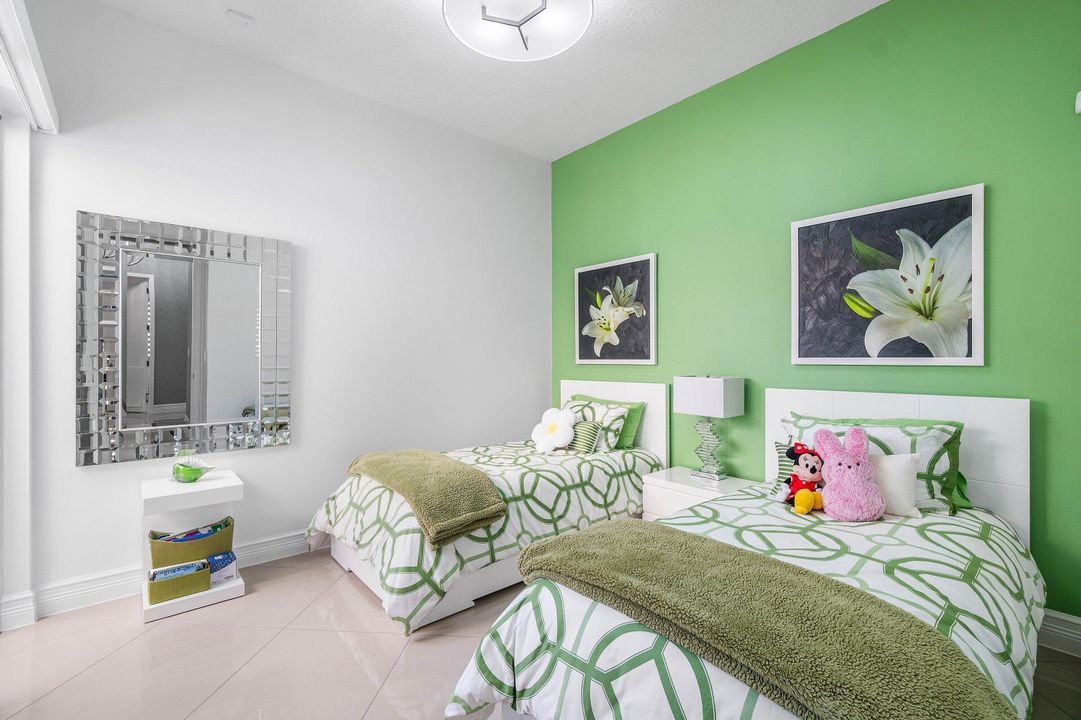 For Sale: $1,049,000 (3 beds, 3 baths, 2309 Square Feet)