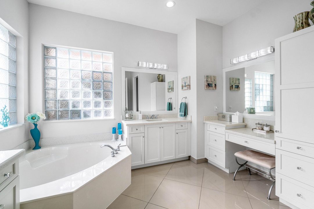 For Sale: $1,049,000 (3 beds, 3 baths, 2309 Square Feet)