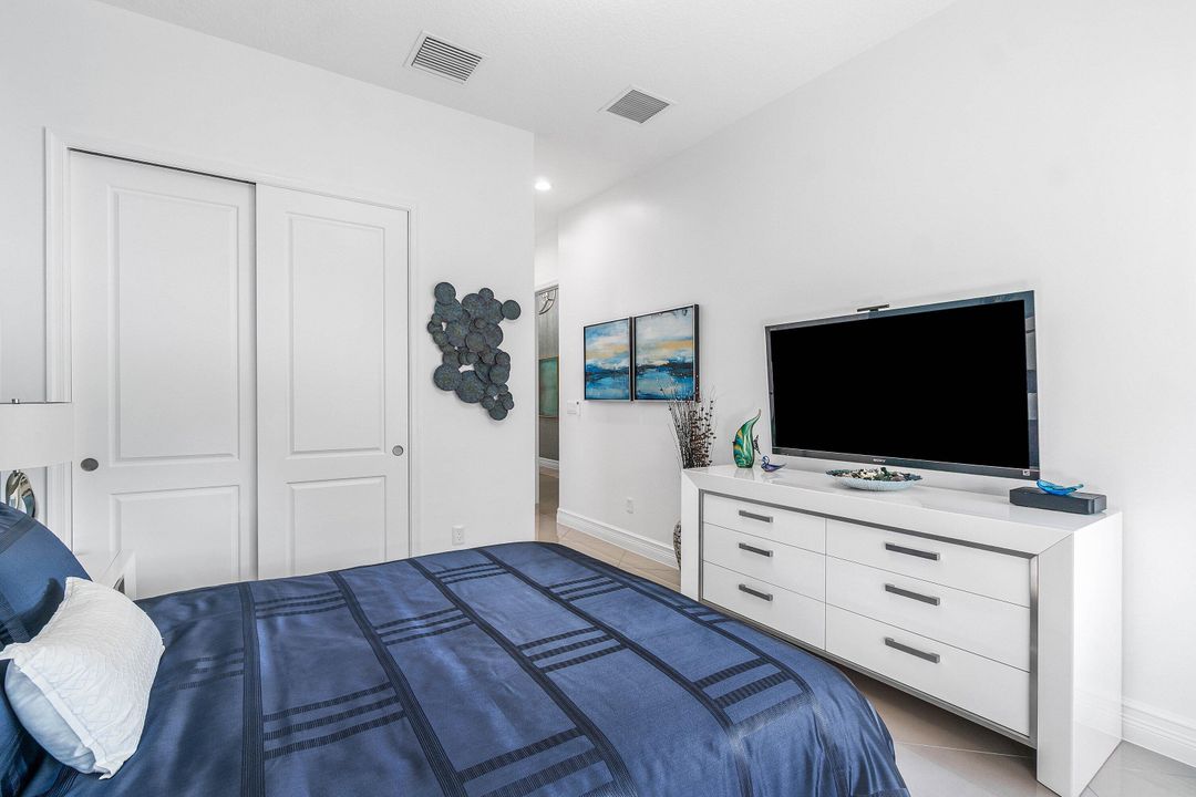 For Sale: $1,049,000 (3 beds, 3 baths, 2309 Square Feet)