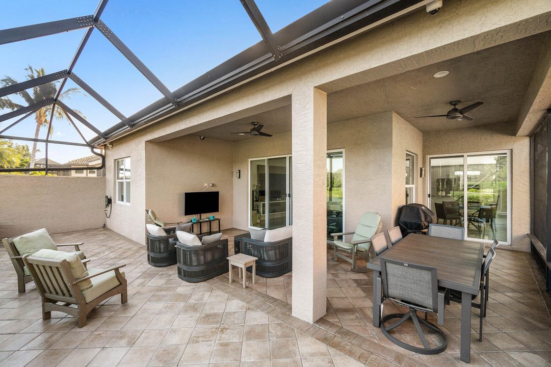 For Sale: $1,049,000 (3 beds, 3 baths, 2309 Square Feet)