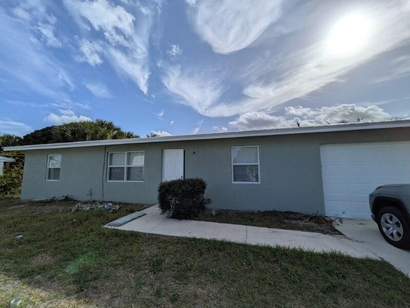 For Rent: $2,500 (4 beds, 3 baths, 1580 Square Feet)