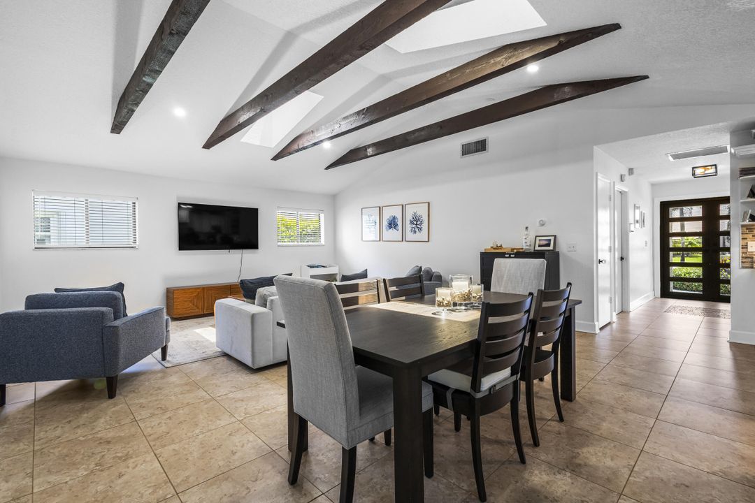 For Sale: $999,999 (3 beds, 2 baths, 2034 Square Feet)