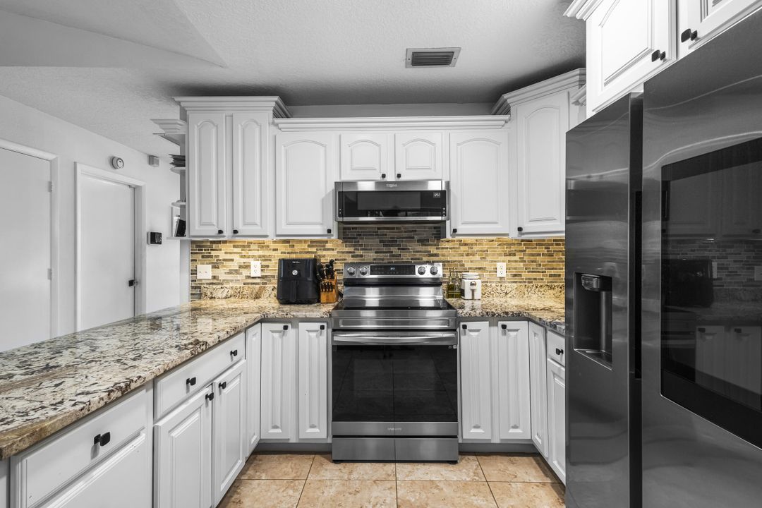 For Sale: $999,999 (3 beds, 2 baths, 2034 Square Feet)