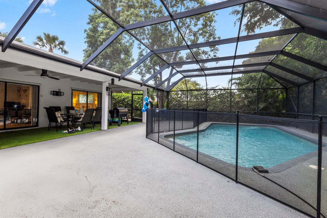 For Sale: $999,999 (3 beds, 2 baths, 2034 Square Feet)