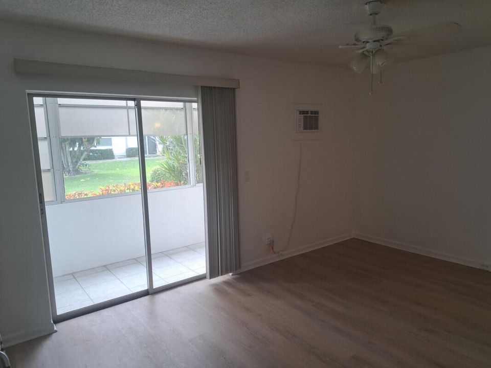 For Rent: $1,295 (1 beds, 1 baths, 646 Square Feet)