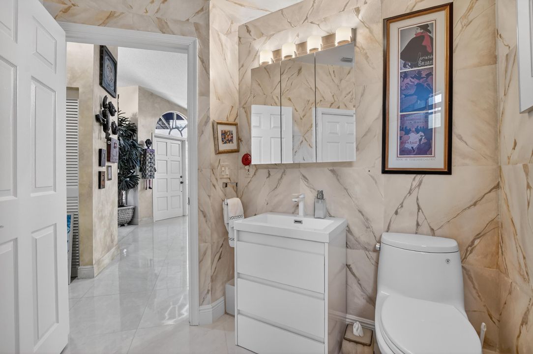 待售: $680,000 (2 贝兹, 2 浴室, 1977 平方英尺)