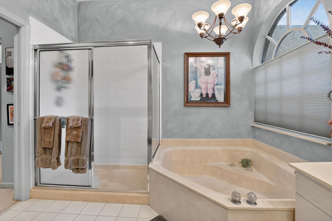 待售: $680,000 (2 贝兹, 2 浴室, 1977 平方英尺)