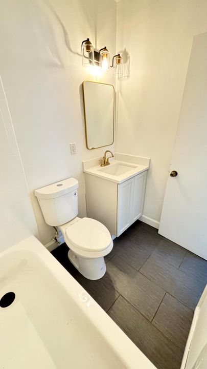 На продажу: $424,900 (4 спален, 2 ванн, 1082 Квадратных фут)