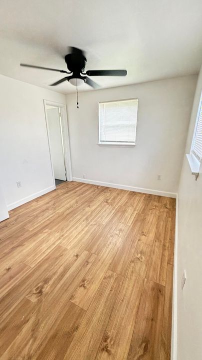 На продажу: $424,900 (4 спален, 2 ванн, 1082 Квадратных фут)