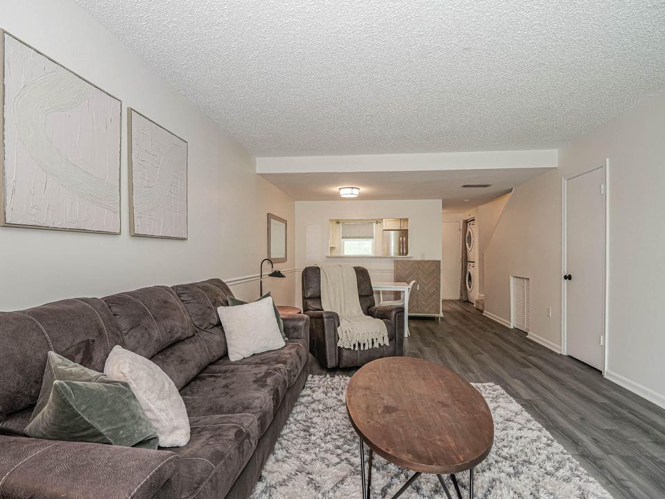 На продажу: $179,000 (2 спален, 2 ванн, 1152 Квадратных фут)