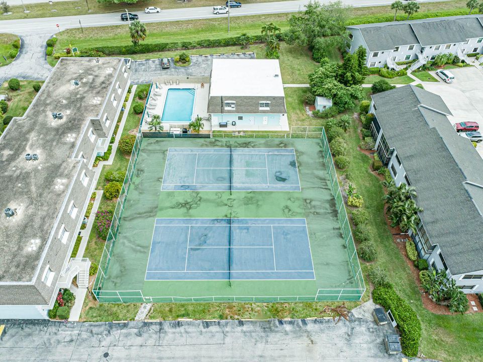 На продажу: $179,000 (2 спален, 2 ванн, 1152 Квадратных фут)