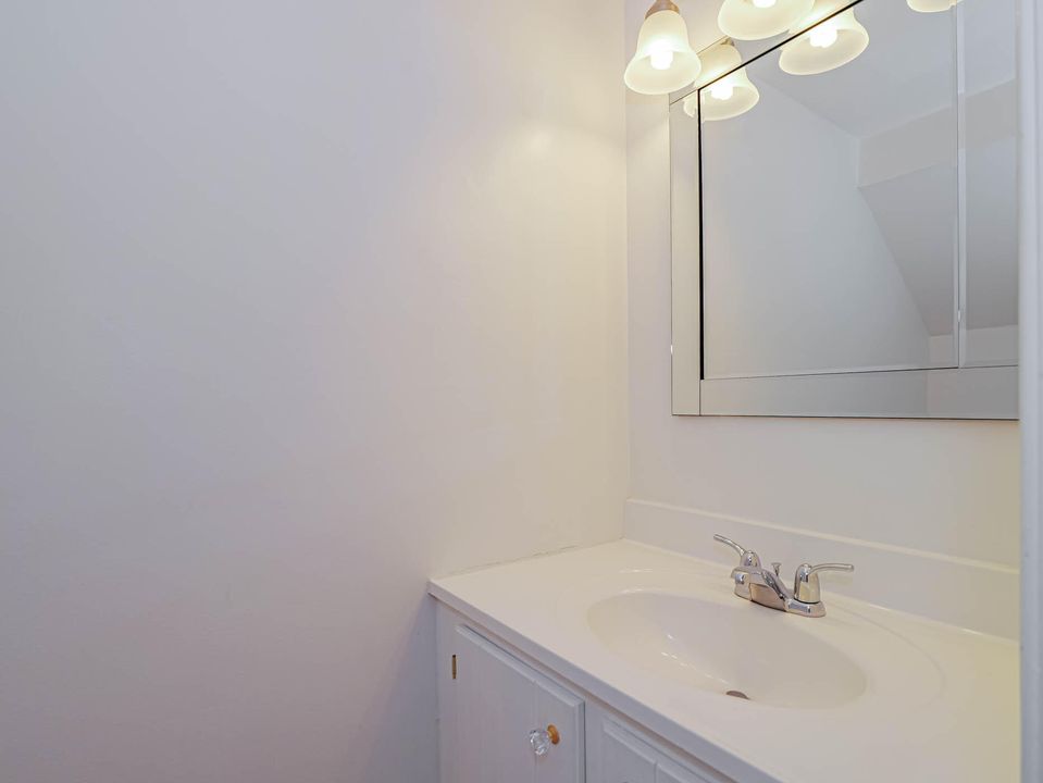 На продажу: $179,000 (2 спален, 2 ванн, 1152 Квадратных фут)