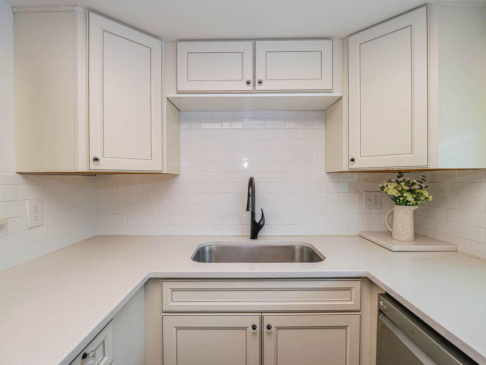 На продажу: $179,000 (2 спален, 2 ванн, 1152 Квадратных фут)