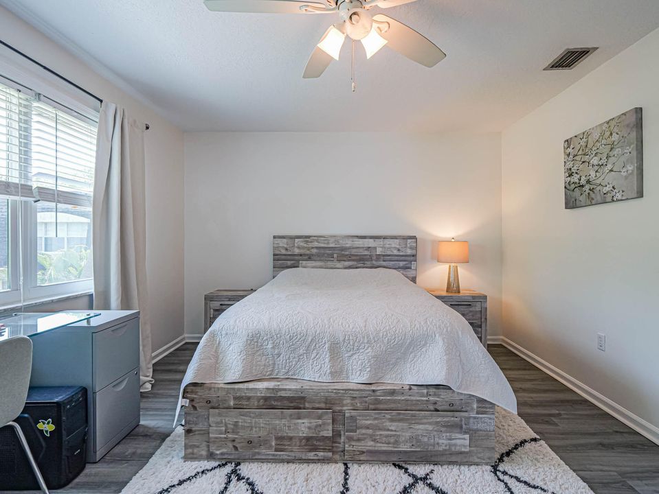 На продажу: $179,000 (2 спален, 2 ванн, 1152 Квадратных фут)