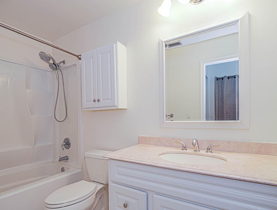 На продажу: $179,000 (2 спален, 2 ванн, 1152 Квадратных фут)